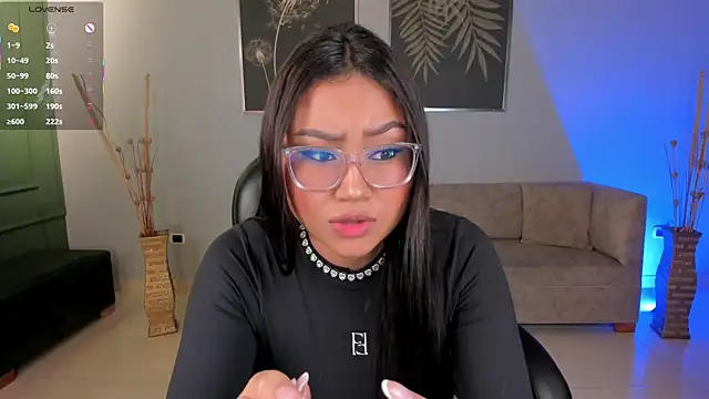 AmberLewis  online show from 11.04.25