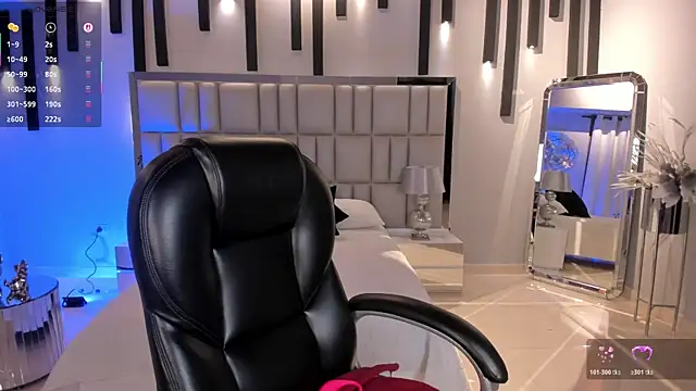 AmberLewis  online show from 11.06.25