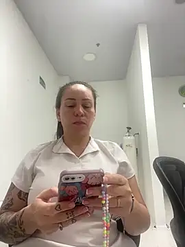 Snapshot of nurse_desi_sexlove chatting on 03.05.25 nurse desi sexlove online show from 03.05.25