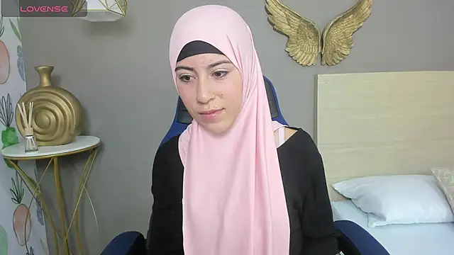 chaymae nah  online show from 12.20.24