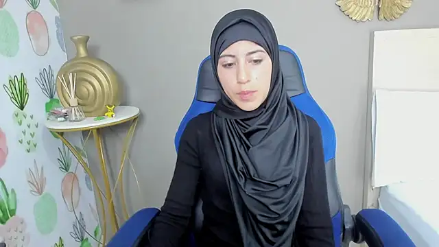 chaymae nah  online show from 12.20.24