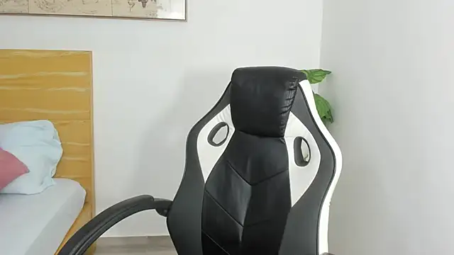 chaymae nah  online show from 02.11.25