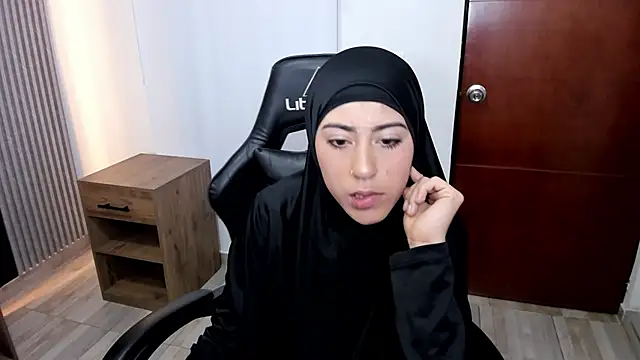 chaymae nah  online show from 03.18.25