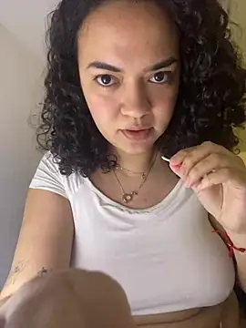 Snapshot of rafamarianoofc chatting on 02.25.25 rafamarianoofc online show from 02.25.25