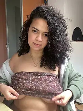 Snapshot of rafamarianoofc chatting on 02.28.25 rafamarianoofc online show from 02.28.25