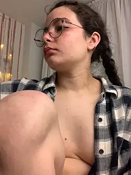 Snapshot of Antoniart_ chatting on 12.17.24 Antoniart online show from 12.17.24