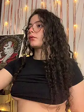 Snapshot of Antoniart_ chatting on 01.16.25 Antoniart online show from 01.16.25