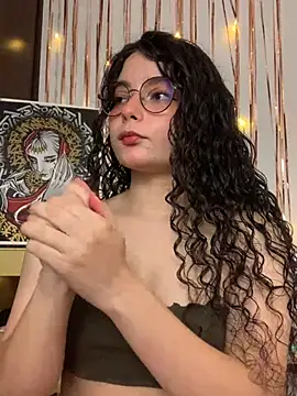 Snapshot of Antoniart_ chatting on 01.22.25 Antoniart online show from 01.22.25