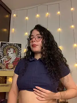 Snapshot of Antoniart_ chatting on 02.04.25 Antoniart online show from 02.04.25
