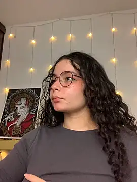 Snapshot of Antoniart_ chatting on 02.18.25 Antoniart online show from 02.18.25
