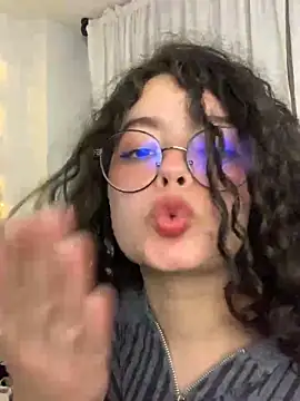Snapshot of Antoniart_ chatting on 02.21.25 Antoniart online show from 02.21.25