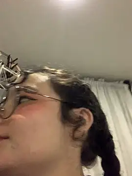 Snapshot of Antoniart_ chatting on 02.22.25 Antoniart online show from 02.22.25