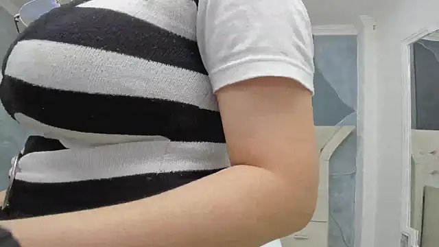 AmberGreyy  online show from 02.26.25