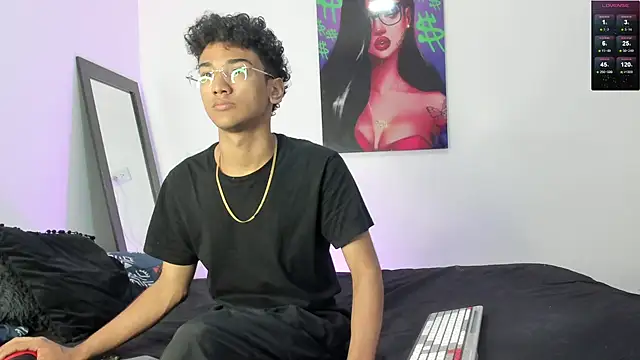 harrytwink18 online show from 02.13.25