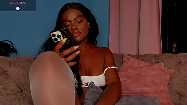 IsabellaBromsS online show from 05.15.26