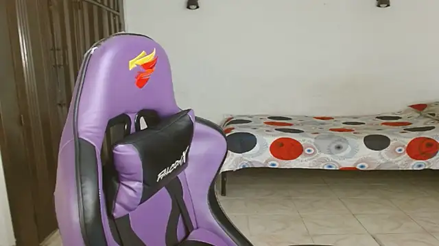 engielphoenis14 online show from 09.08.25