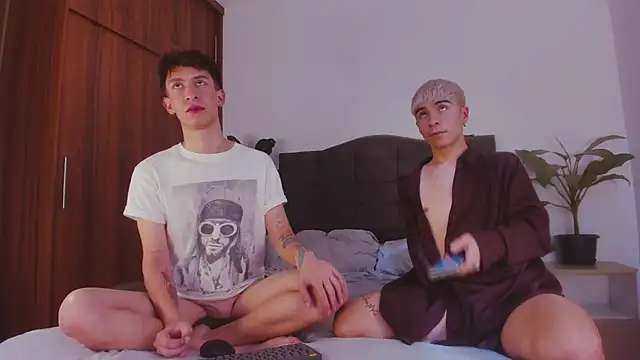 2gays 1Str8 online show from 02.22.25