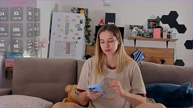 Girl alone home online show from 11.27.25