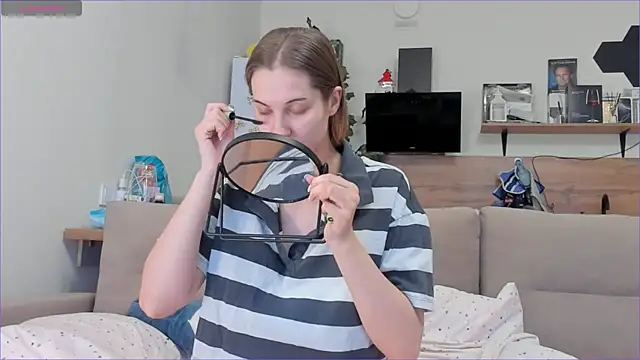 Girl alone home online show from 04.11.26