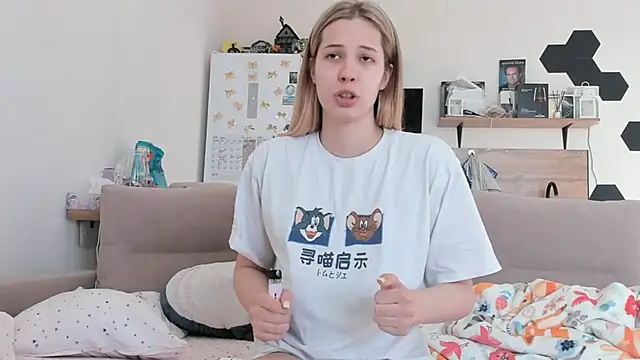 Girl alone home online show from 05.17.26