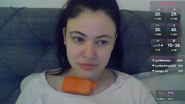 Snapshot of German_Eva chatting on 02.04.25 German Eva online show from 02.04.25