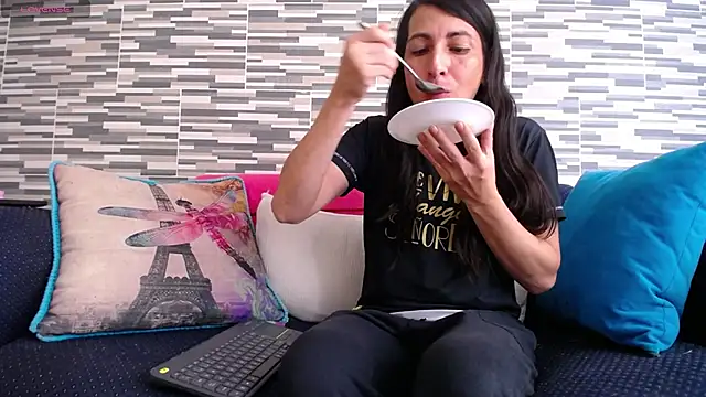 VioletaGomezCo online show from 05.27.26