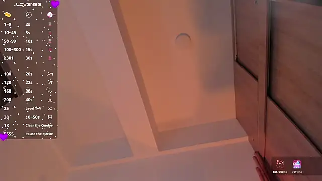 laura-hills18 online show from 01.09.26