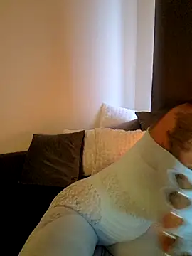 Snapshot of LydiaMaus96 chatting on 10.04.25 LydiaMaus96 online show from 10.04.25