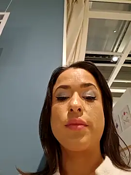 Snapshot of LydiaMaus96 chatting on 11.18.25 LydiaMaus96 online show from 11.18.25