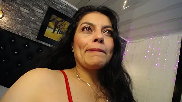 Snapshot of Lust_Mom41 chatting on 12.27.24 Lust Mom41 online show from 12.27.24