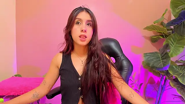 Snapshot of AlanaJones1 chatting on 03.15.25 AlanaJones1 online show from 03.15.25