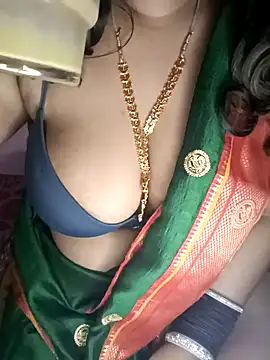 Snapshot of Leo_shreya_888 chatting on 12.21.24 Leo shreya 888 online show from 12.21.24