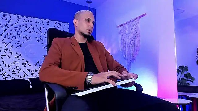 MagnusFrost online show from 01.23.25