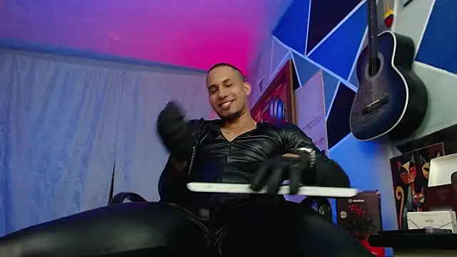 MagnusFrost online show from 04.11.26