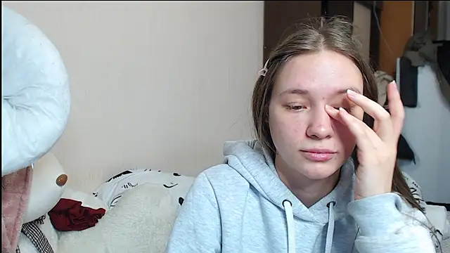 leila bambi  online show from 12.24.24