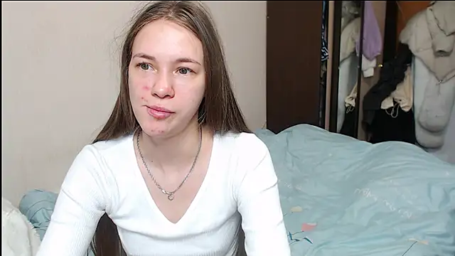 leila bambi  online show from 02.05.25