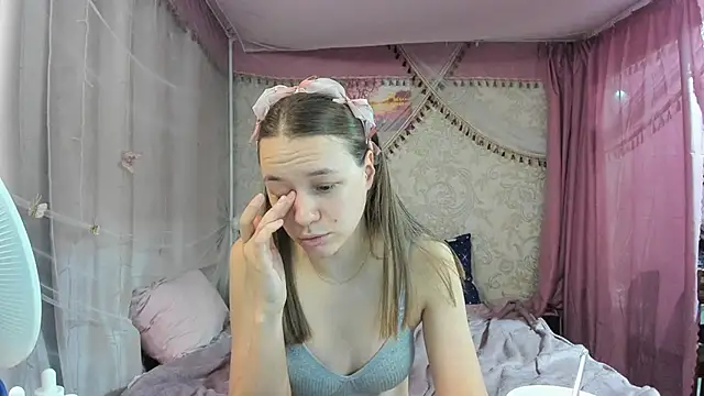 leila bambi  online show from 04.02.26