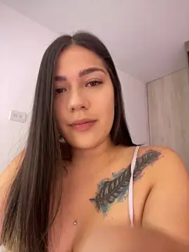 Latina vanessa online show from 02.25.25