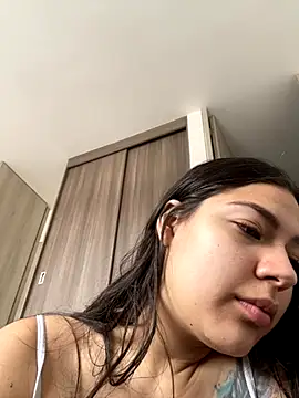 Latina vanessa online show from 09.28.25
