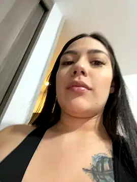 Latina vanessa online show from 10.10.25