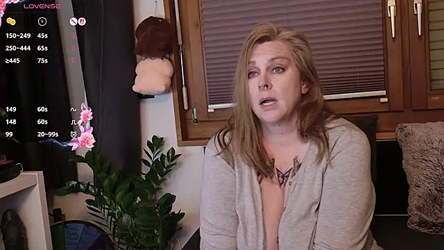 Big Beautiful MILF online show from 11.08.25