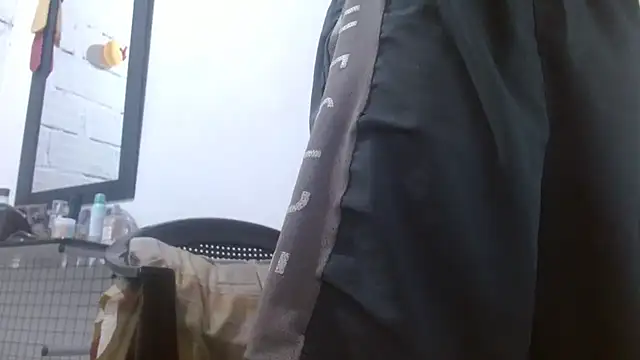 Larry-n-clouds online show from 02.01.26