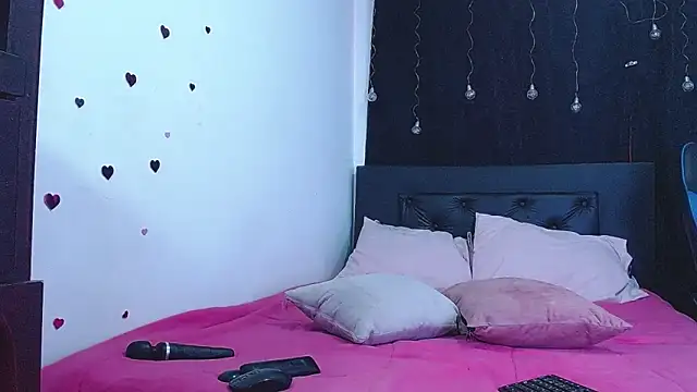 Snapshot of Georgina_Copper chatting on 02.21.26 Georgina Copper online show from 02.21.26