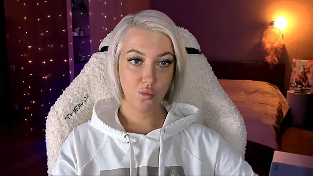 tykioty Miley online show from 01.29.25