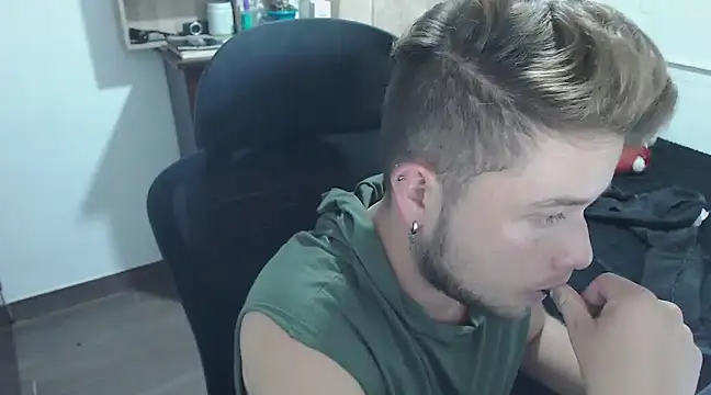 JOHANLEON1 online show from 03.14.25