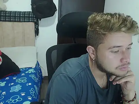 JOHANLEON1 online show from 10.21.25