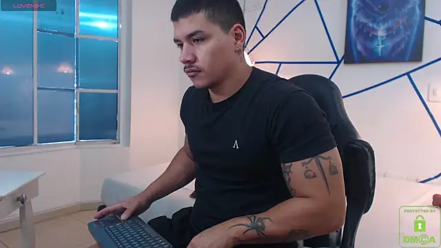 Snapshot of paulo_allen chatting on 12.18.24 paulo allen online show from 12.18.24