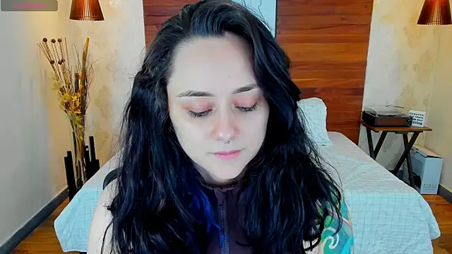 Snapshot of KatherineBond chatting on 02.17.25 KatherineBond online show from 02.17.25
