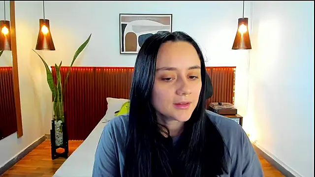 Snapshot of KatherineBond chatting on 09.22.25 KatherineBond online show from 09.22.25