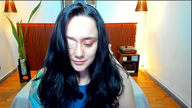 Snapshot of KatherineBond chatting on 09.27.25 KatherineBond online show from 09.27.25